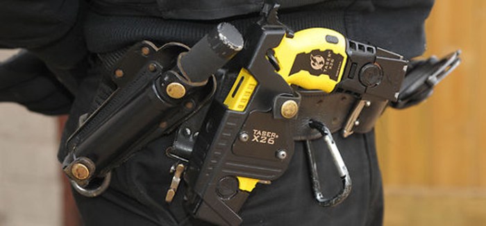 pistola_taser_x26_cinturon_policial-750x350
